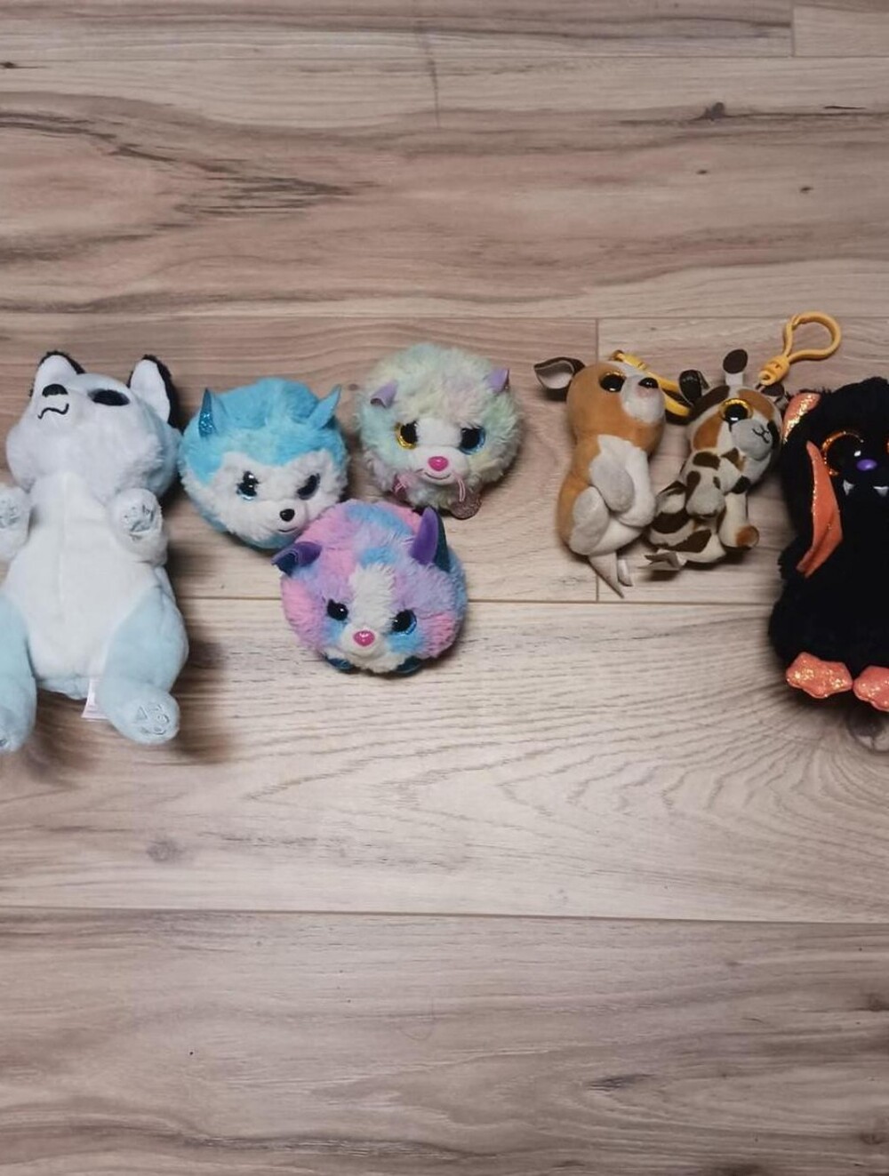 authentic set of 8 ty beanie boos